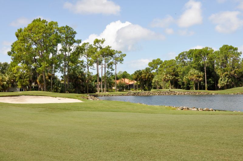 Naples Lakes Country Club